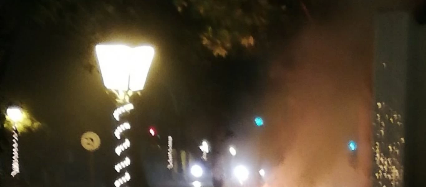 Κηφισιά: Αυτοκίνητο τυλίχθηκε στις φλόγες (φωτο)